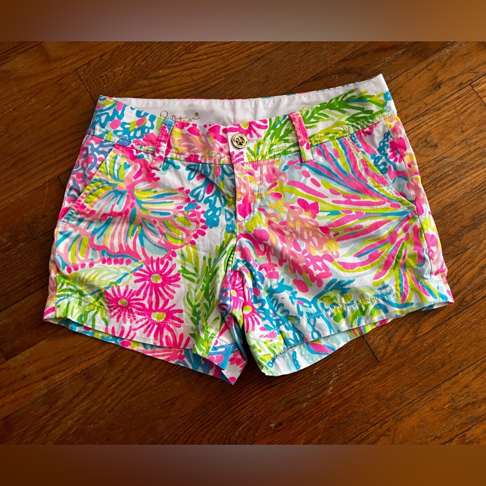 Lilly Pulitzer floral Print Women's Shorts. Sz 0